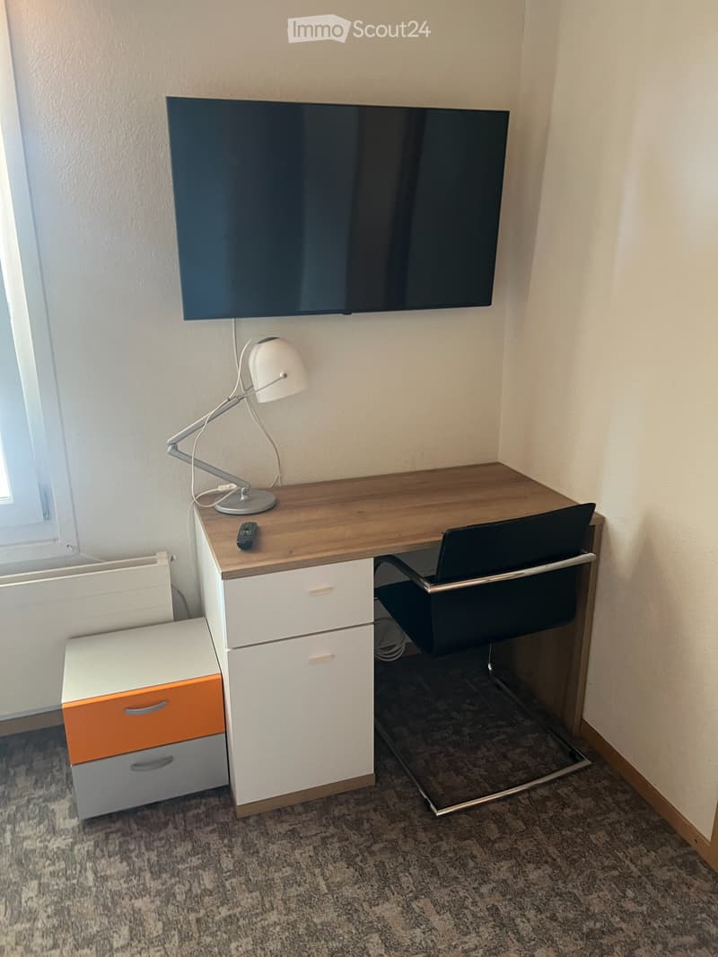 Möbliertes Zimmer mit Dusche/WC zu vermieten (2)
