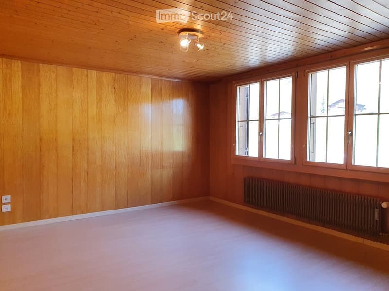 Zentral gelegene 3.5 Zi.- Wohnung mit Balkon zu vermieten (1)