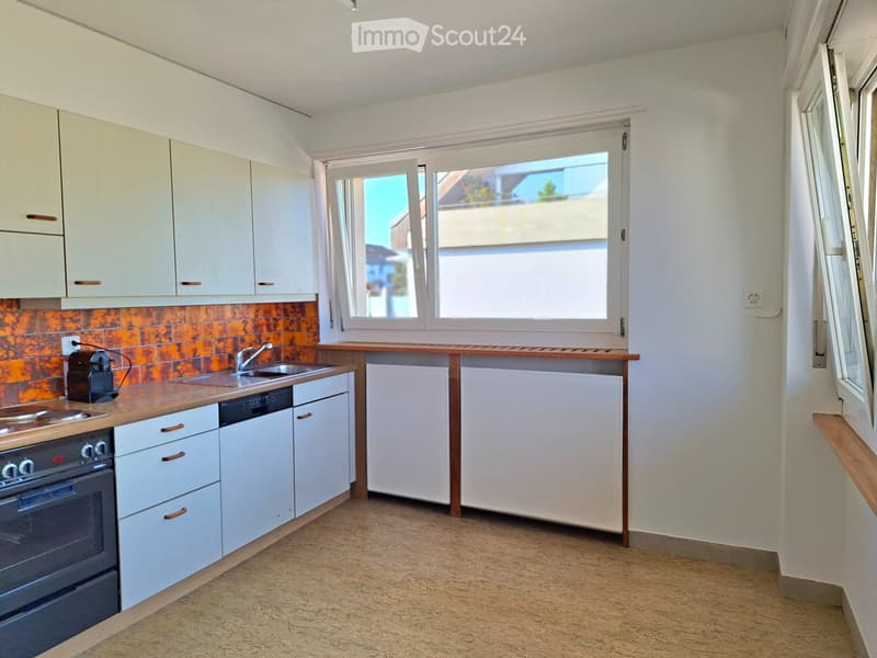 Grosse, charmante+zentrale 4.5-Zi-Whn mit Balkon/renov. (3)