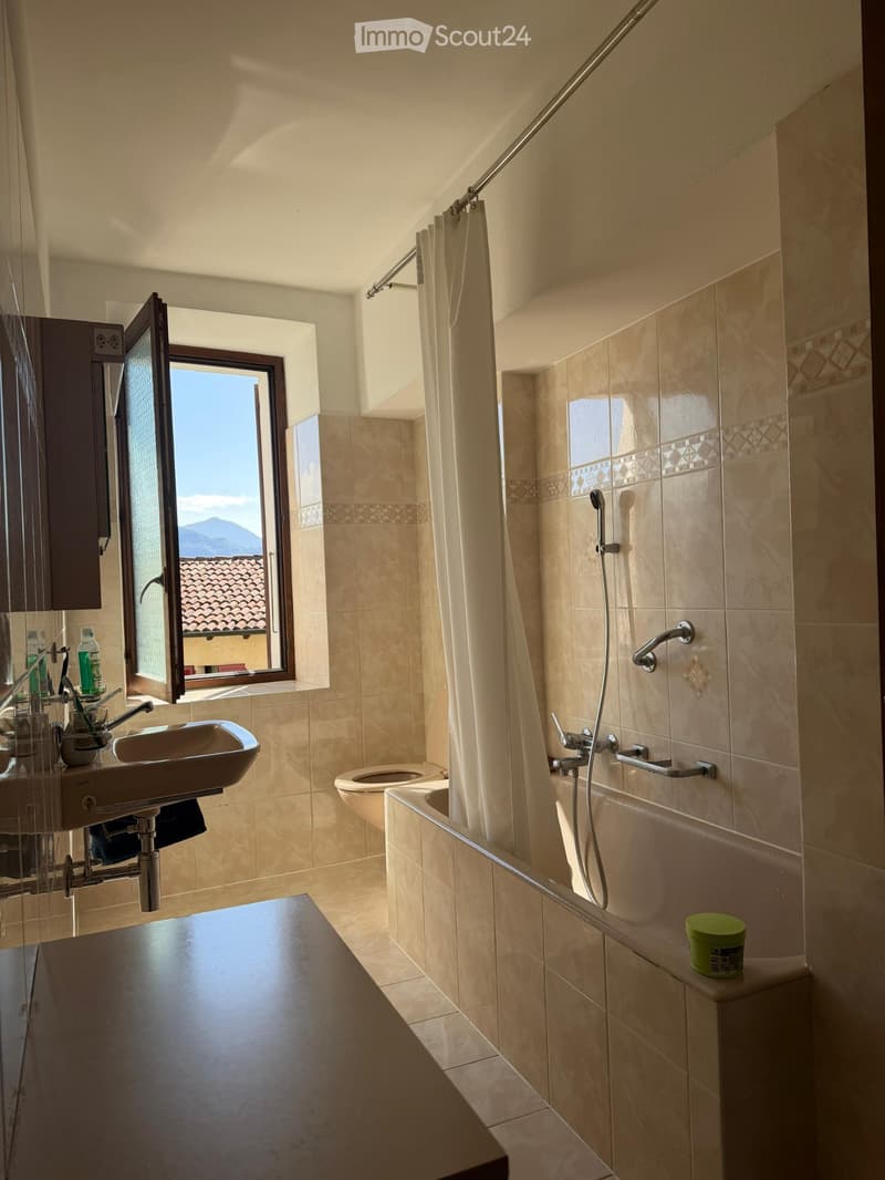 Grazioso e luminoso 2.5 locali CHF 900. tutto incluso (2)