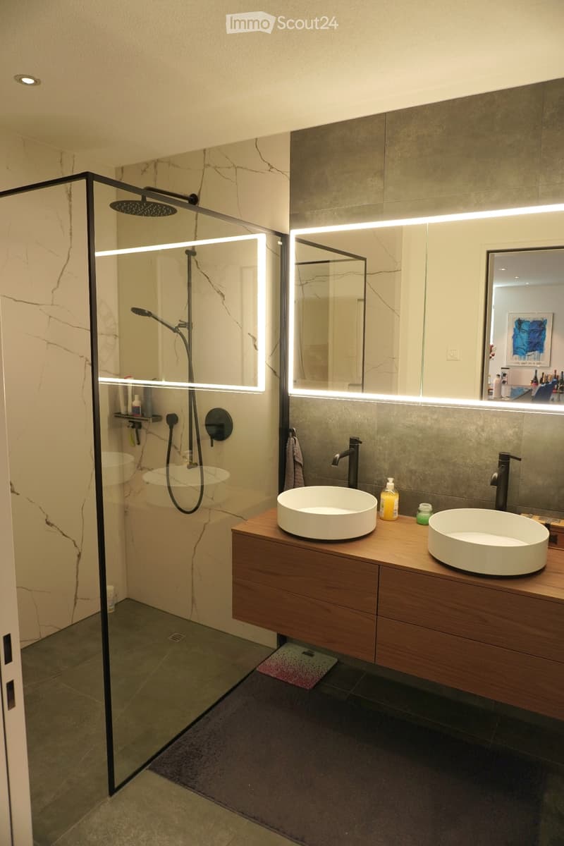 Exklusive 2.5+ Zimmer Eigentumswohnung mit luxuriösem Ausbau (4)