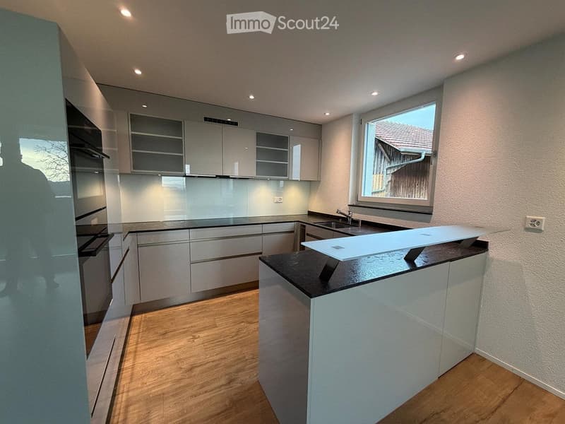 Moderne 5.5 Wohnung im Eigentumsstandard (2)