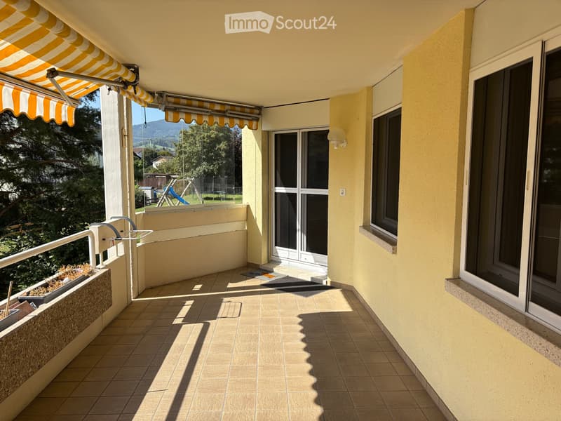 Attraktive 3,5 Zi-Wohnung mit Riesenbalkon und Einzelgarage (10)