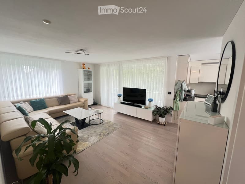 Helle 3.5-Zimmer-Wohnung in ruhiger Lage und Seenähe (1)