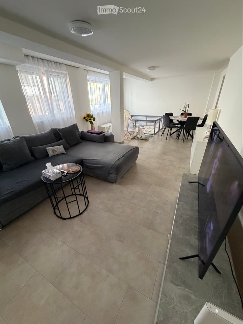 Attraktive 2,5-Zimmer-Wohnung mit grossem Wohnzimmer (1)