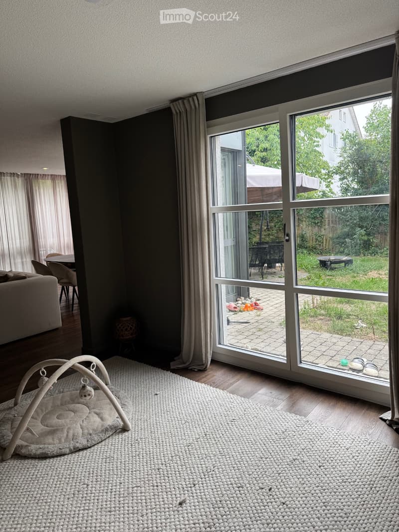 Grosszügige Wohnung mit privatem grossem 80m2 Garten (3)