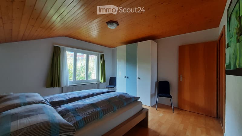 möblierte 2.5-Zimmer-Wohnung mit Balkon & Weitsicht (2)