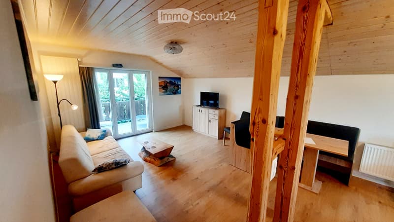 möblierte 2.5-Zimmer-Wohnung mit Balkon & Weitsicht (1)