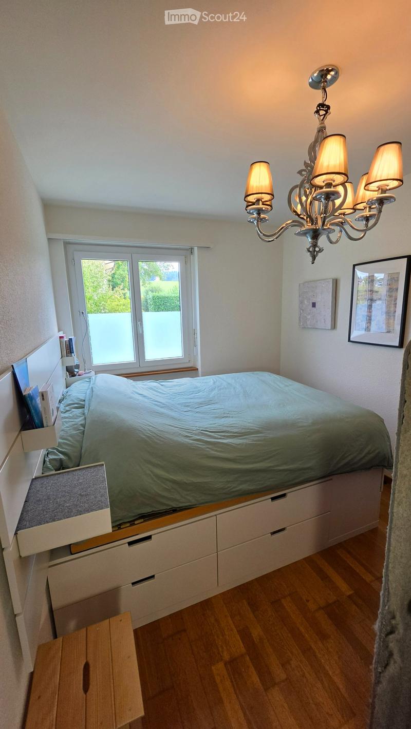 Möbliertes WG-Zimmer in heller 3½-Zimmer-Wohnung (1)
