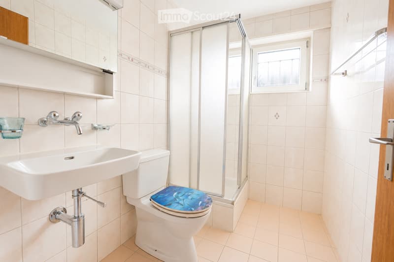 Wohnkomfort in Bösingen 6.5-Zi.-EFH mit Wintergarten (2)