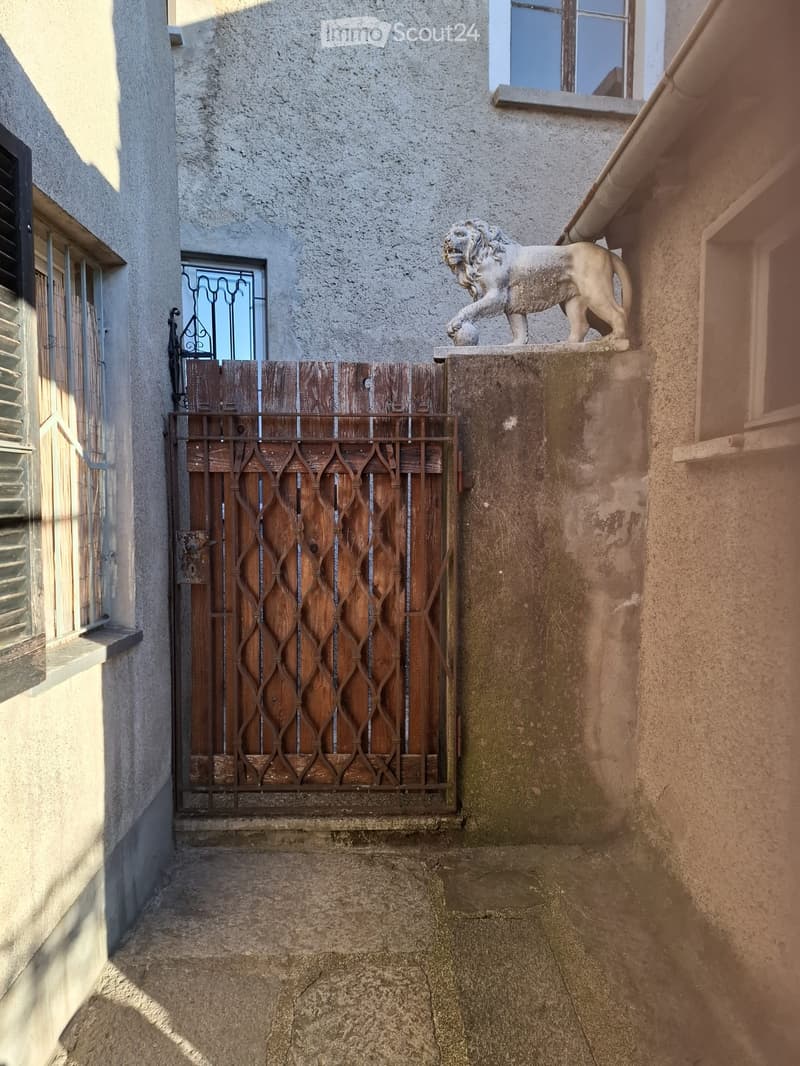 Casa nucleo con corte e giardino (4)