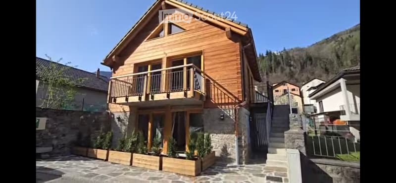 Appartamento in chalet a Faido (1)