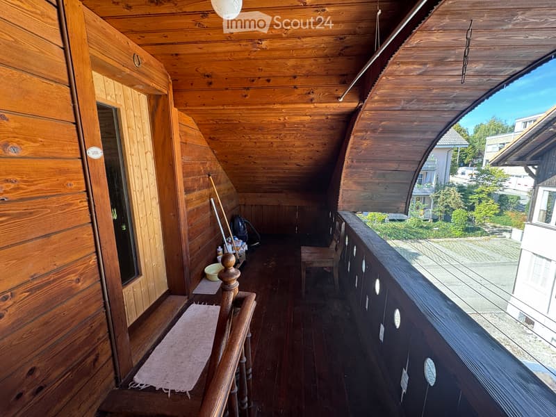 Frisch renovierte Dachwohnung (8)