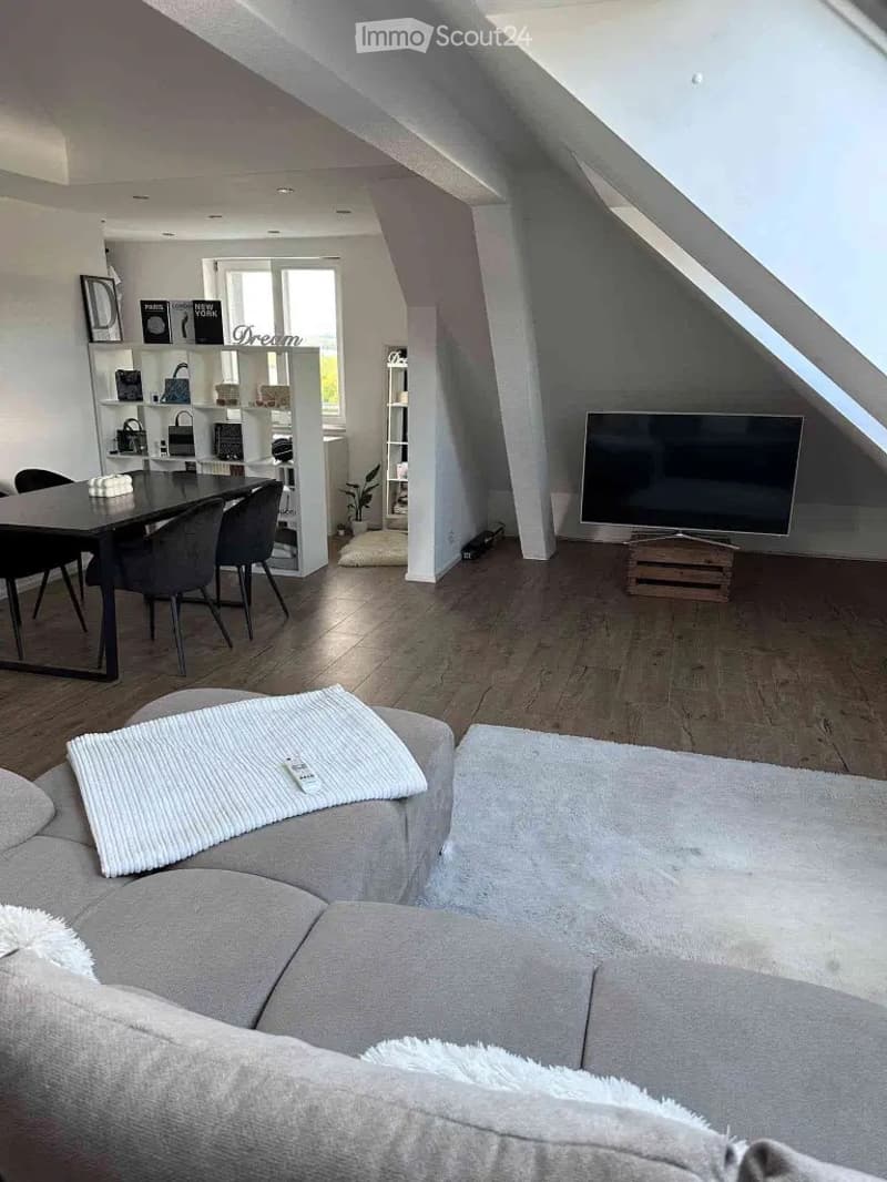 Modernes Dachwohnen mit Stil im Herzen von Neuenkirch 2.5Zi (1)