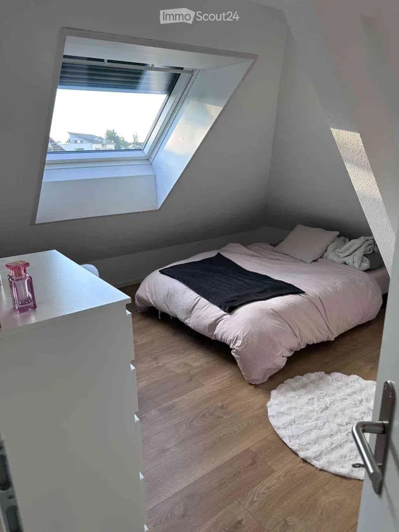 Modernes Dachwohnen mit Stil im Herzen von Neuenkirch 2.5Zi (4)