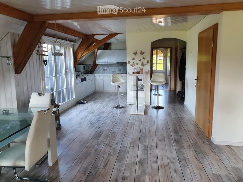 Charmante und wunderschöne Dachwohnung (1)