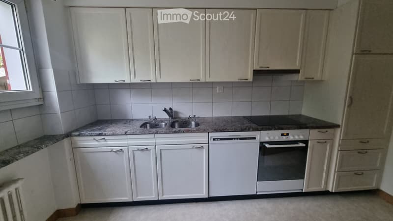 4.5-Zimmer-Reiheneckhaus mit Garten und 2 Parkplätzen (5)