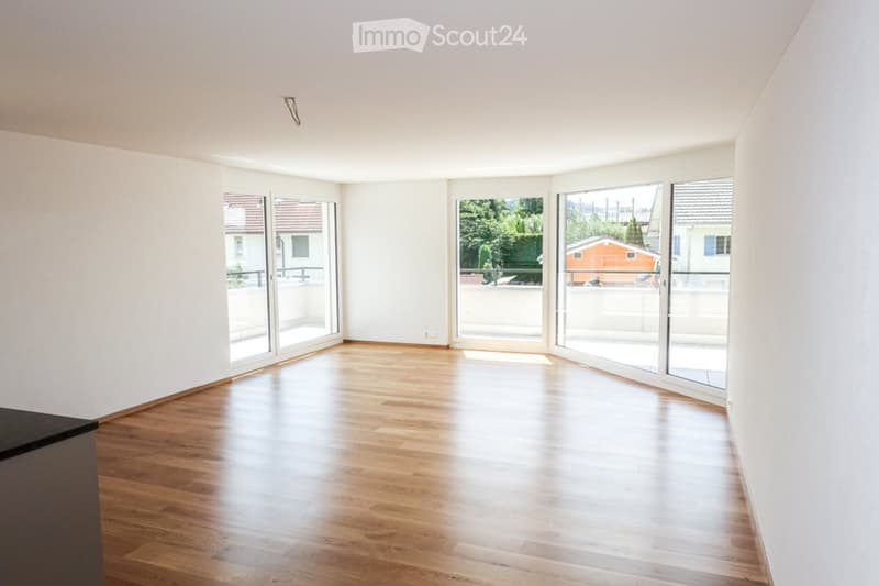 Moderne 4.5 Zimmer Wohnung mit eigener Terrasse (2)