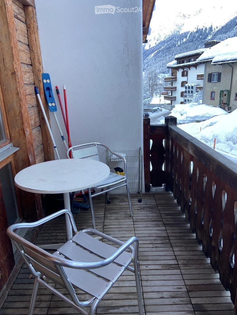 Helle 1-Zimmer-Wohnung mit Schlafgalerie & Balkon möbliert (5)
