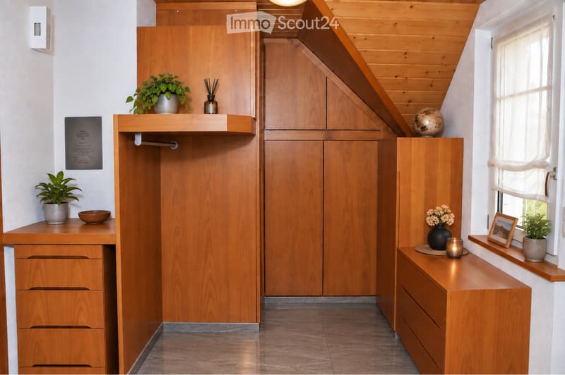 Grosszügige 2½-Zimmer-Wohnung mit Dachterrasse und Balkon (5)