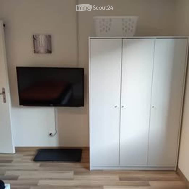 Möbliertes Zimmer (3)