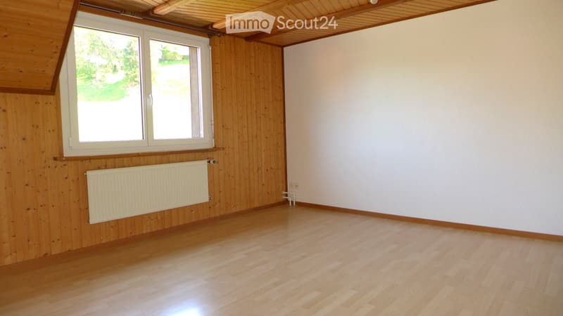 3.5 Zimmerwohnung mit Grünfläche in Wünnewil zu vermieten (2)