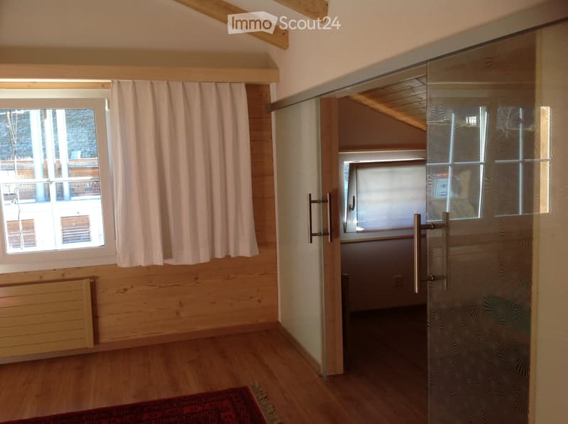 2.5 Zim. Dachwohnung in Disentis (3)