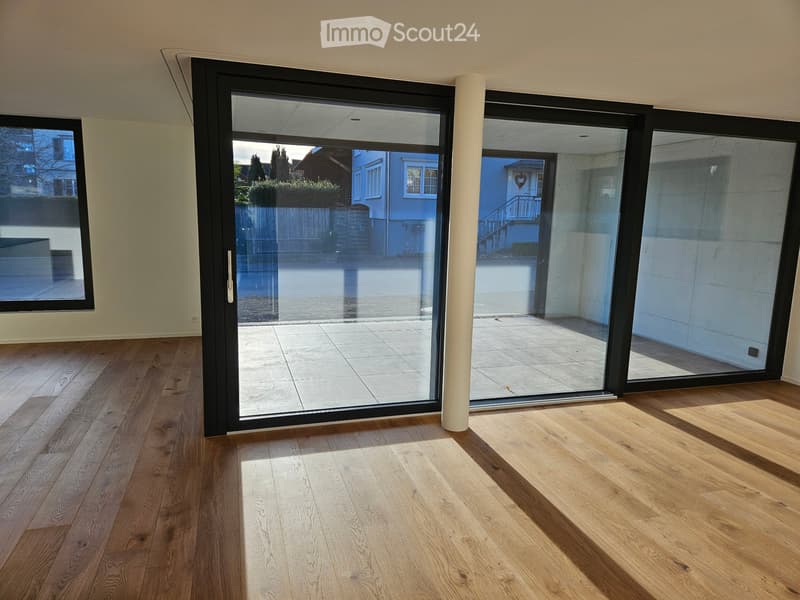Moderne 4.5-Zimmer-Neubauwohnung mit grosser Loggia-Terasse (2)
