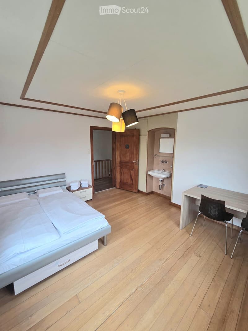 Möbeliertes Zimmer (2)