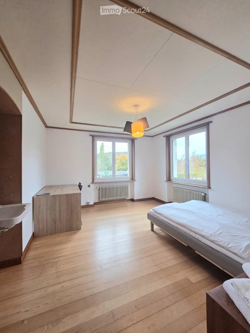 Möbeliertes Zimmer (1)