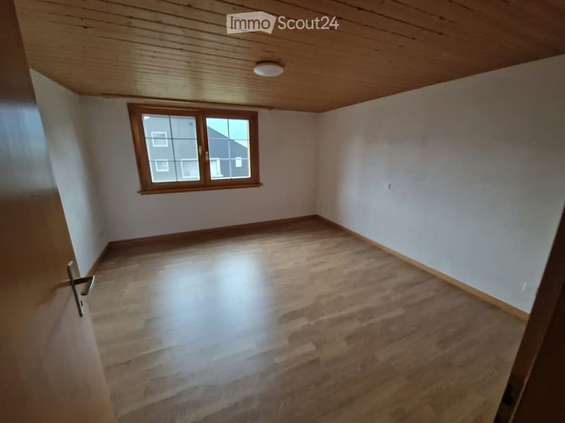 4.5-Zimmer-Wohnung mit Terrasse & Garage (3)