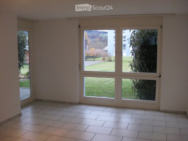 Vermiete 2.5 Zi. Wohnung (3)