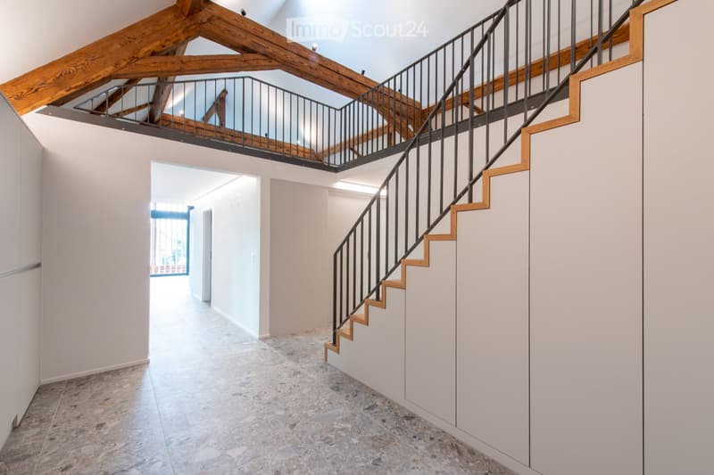 4.5 Zimmer Dachwohnung mit Galerie in Bauernhaus (3)