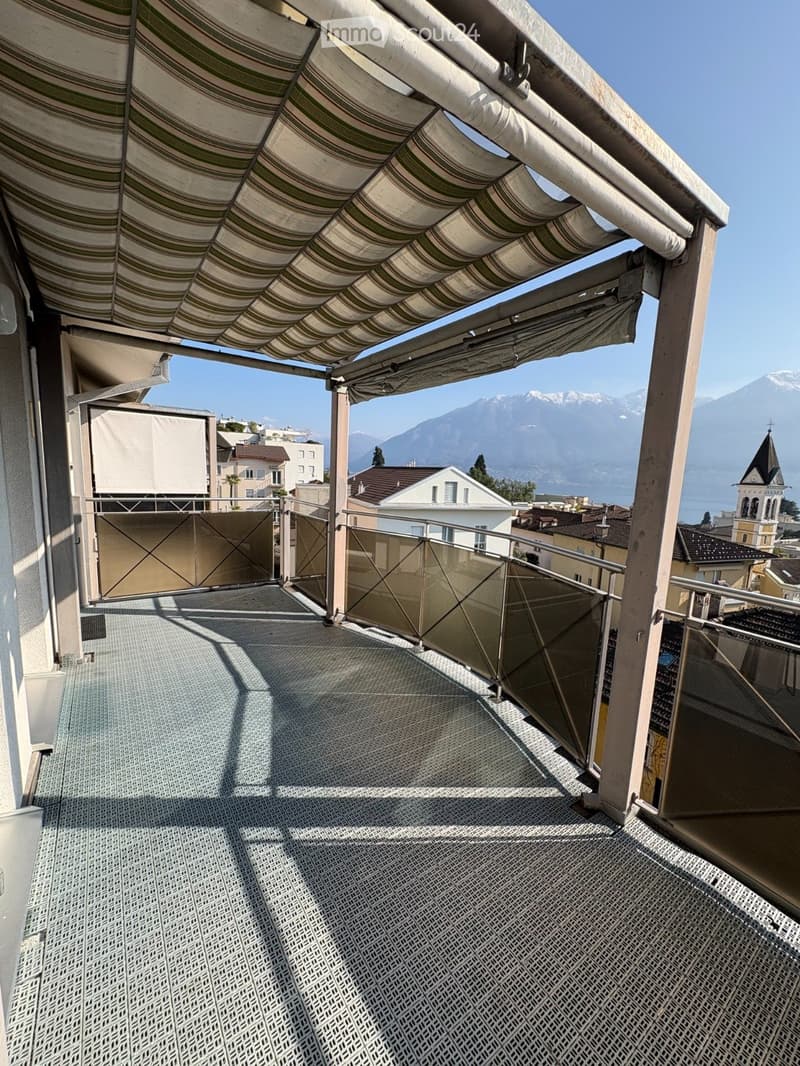Subentrante x Attico duplex con terrazza sul lago (5)