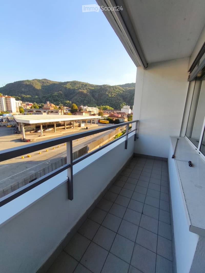 Beautifil and completely new apartment in Chiasso (1)