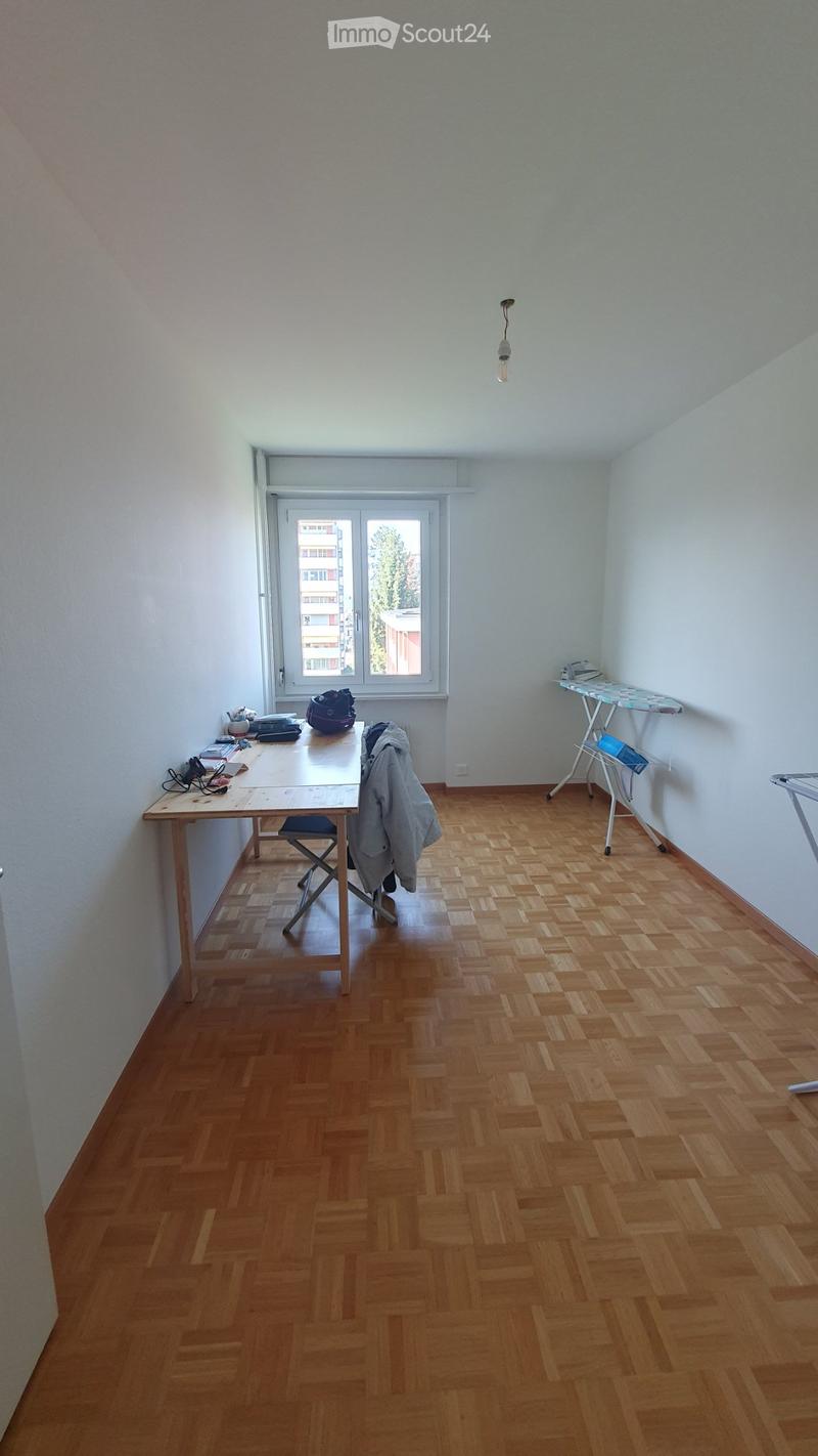 WG-Zimmer in 2er WG nahe Thun Stadtzentrum (1)