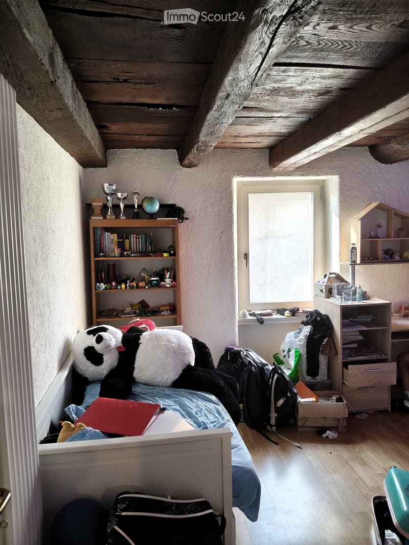 Appartamento con travi in legno (3)