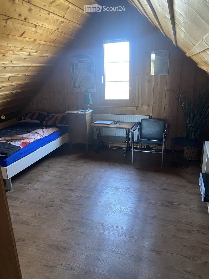 Ruhige eigene Etage (2möb.Zimmer) (2)