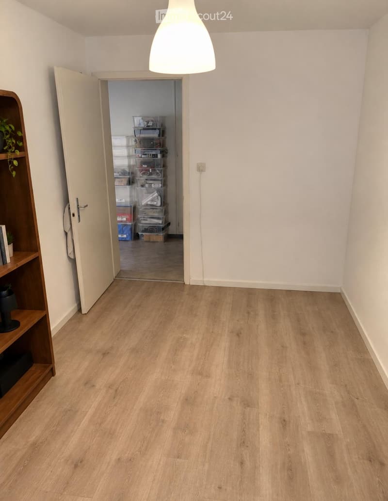 Möbiliertes WG-Zimmer, ab 01.12.26 (2)