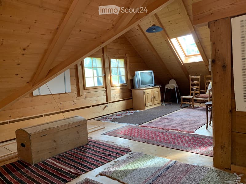 Freundliche Dachwohnung in Bauernhaus (3)