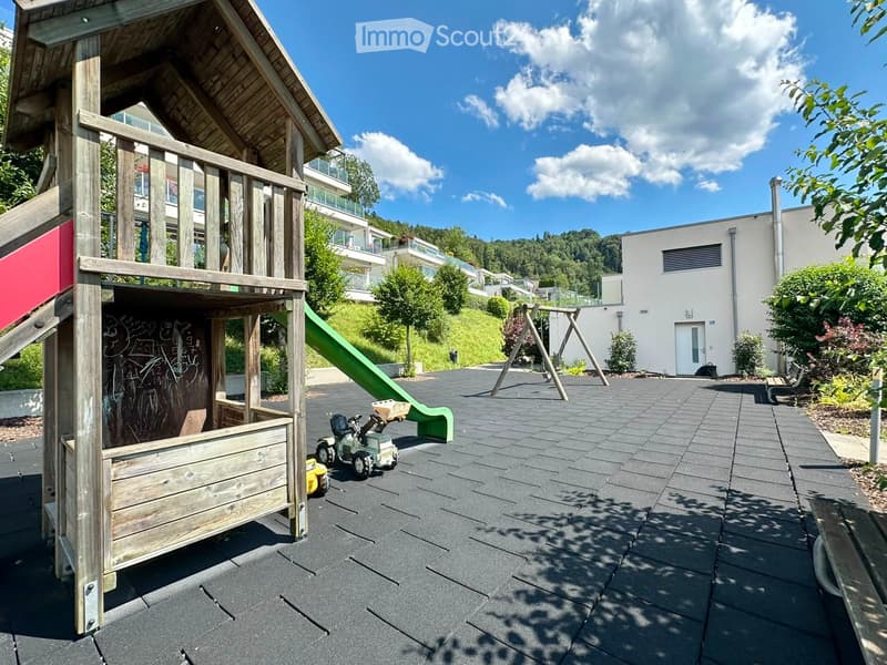 Einziehen und wohlfühlen: 170 m² Gartenwohnung in Stallikon (12)