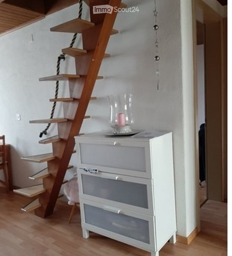 Grosse, ruhige 4,5-Zimmer Maisonettewohnung ab November (2)