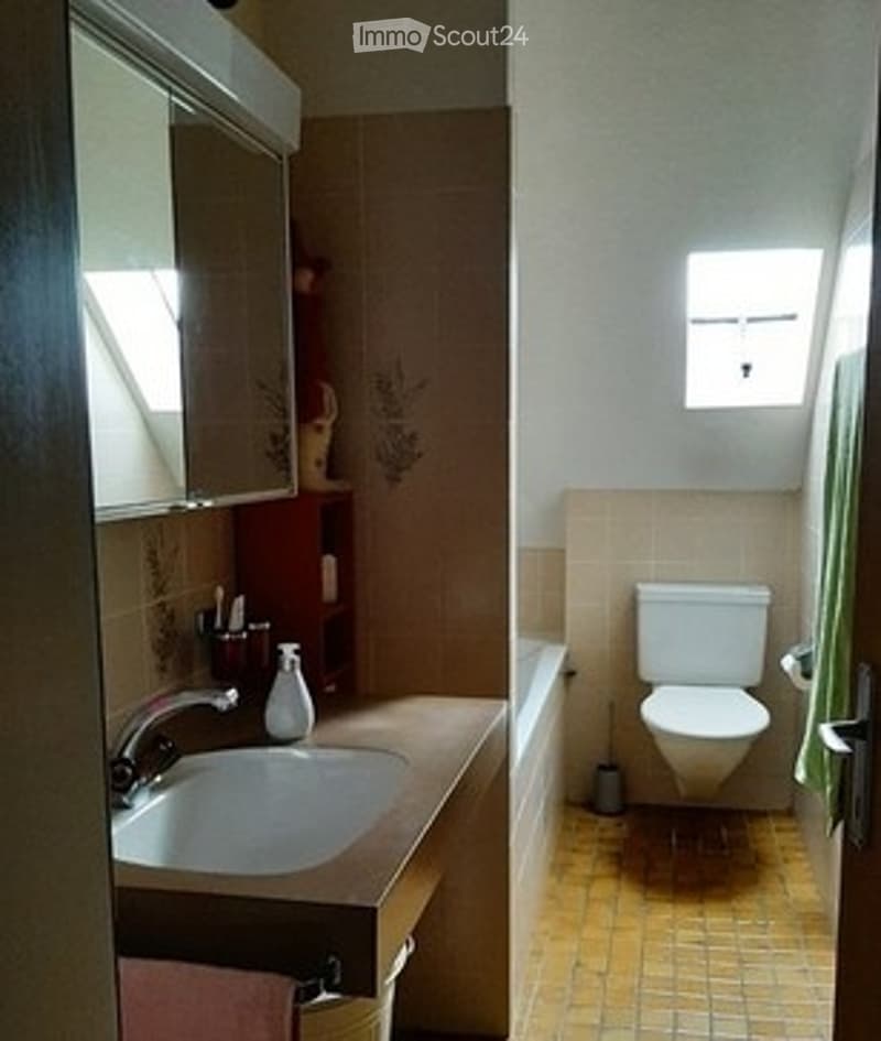 Grosse, ruhige 4,5-Zimmer Maisonettewohnung ab November (4)