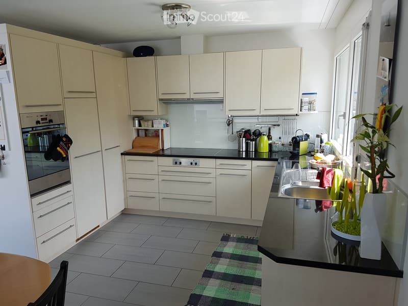 moderne 3.5-Zimmer-Wohnung mit grossem Balkon (5)