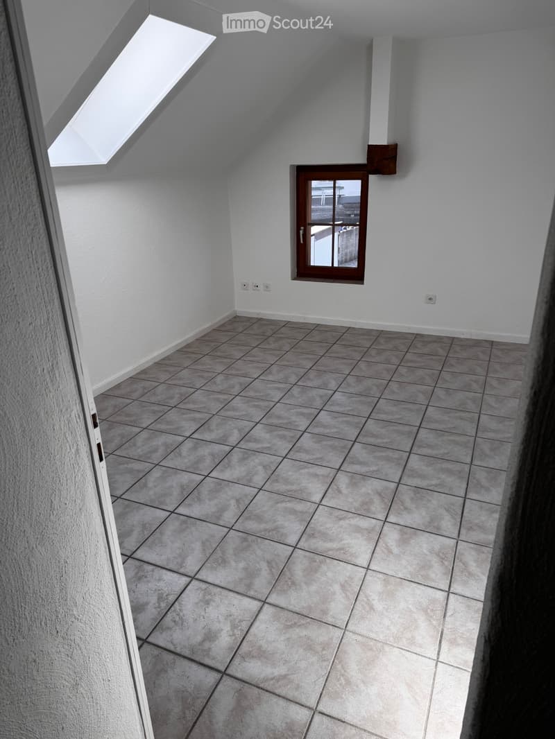 Neue renovierte 4.5-Zimmer-Wohnung, 1.OG, in Rütschelen (5)