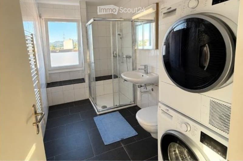 1.5-Zimmer-Dachwohnung per sofort in Baar frei (2)