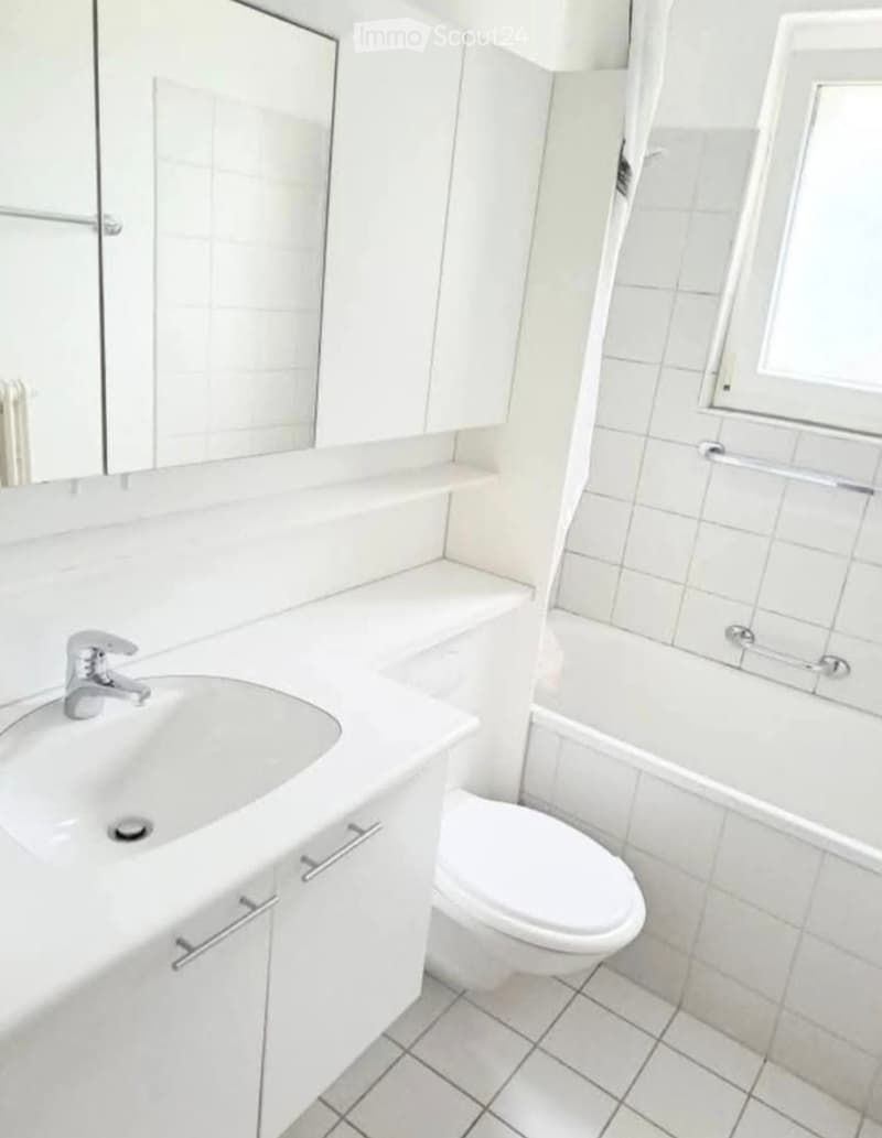 3,5 Zimmer Wohnung mit Kellerraum, Parkplatz-Garage, Balkon (3)