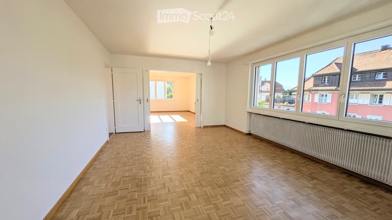 Sonnige, zentrumsnahe 4-Zimmer-Wohnung in Muri (2)
