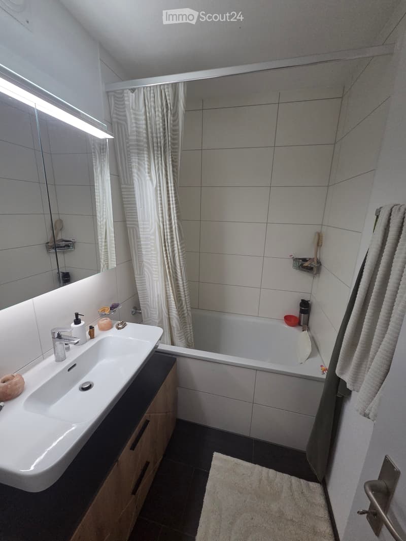 Grosse 3.5 Zimmerwohnung direkt am Feldrand (4)