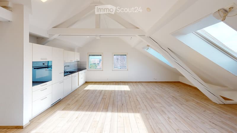 Nachmieter ab 01.12.2026 für helle 4,5 Zimmer Dachwohnung (2)